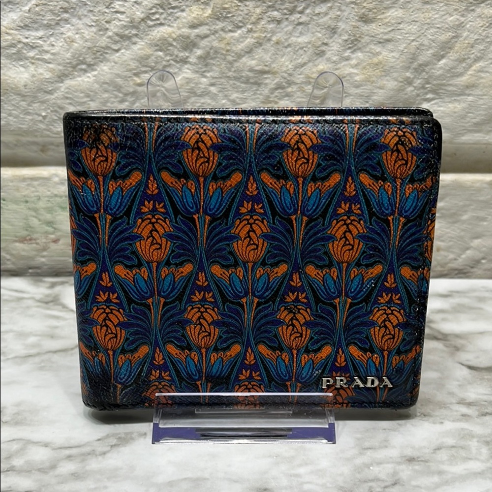 PRADA MENS LIBERTY PATTERN LEATHER BIFOLD WALLET. IN EUC. SUPER RARE.